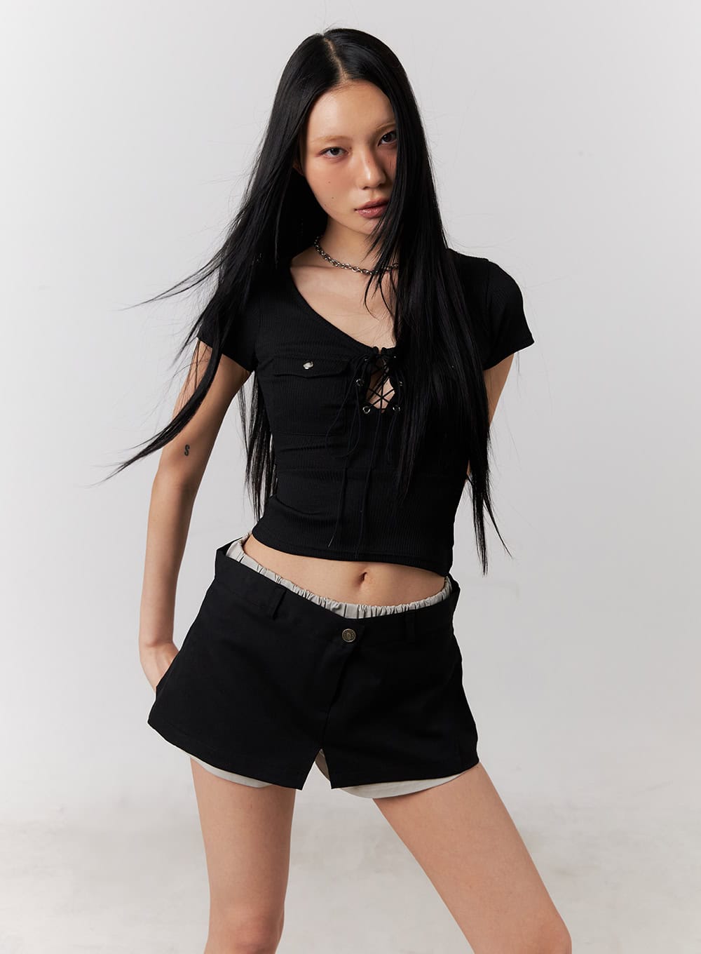 pocket-eyelet-crop-top-cy528