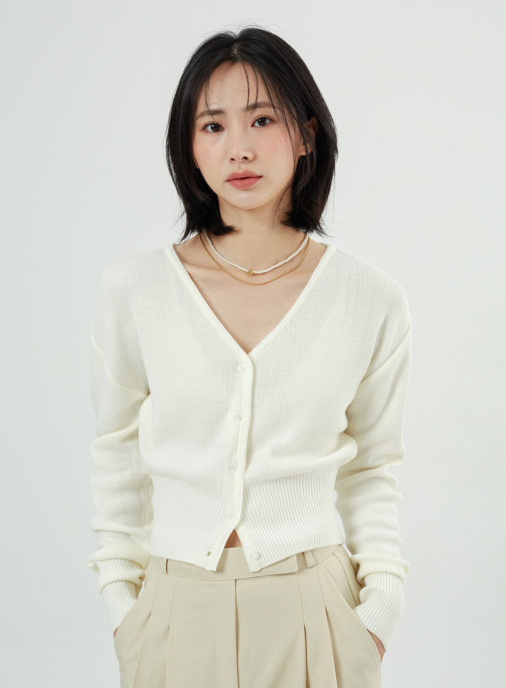 V-Neck Cropped Cardigan OM307