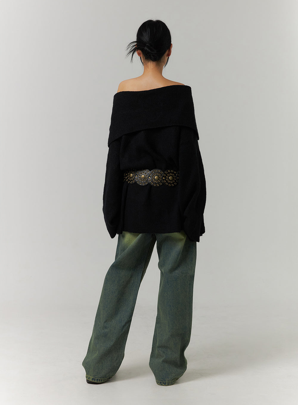 off-shoulder-oversized-knit-sweater-cj422