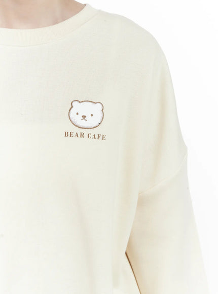 bear-cafe-graphic-sweatshirt-cn527