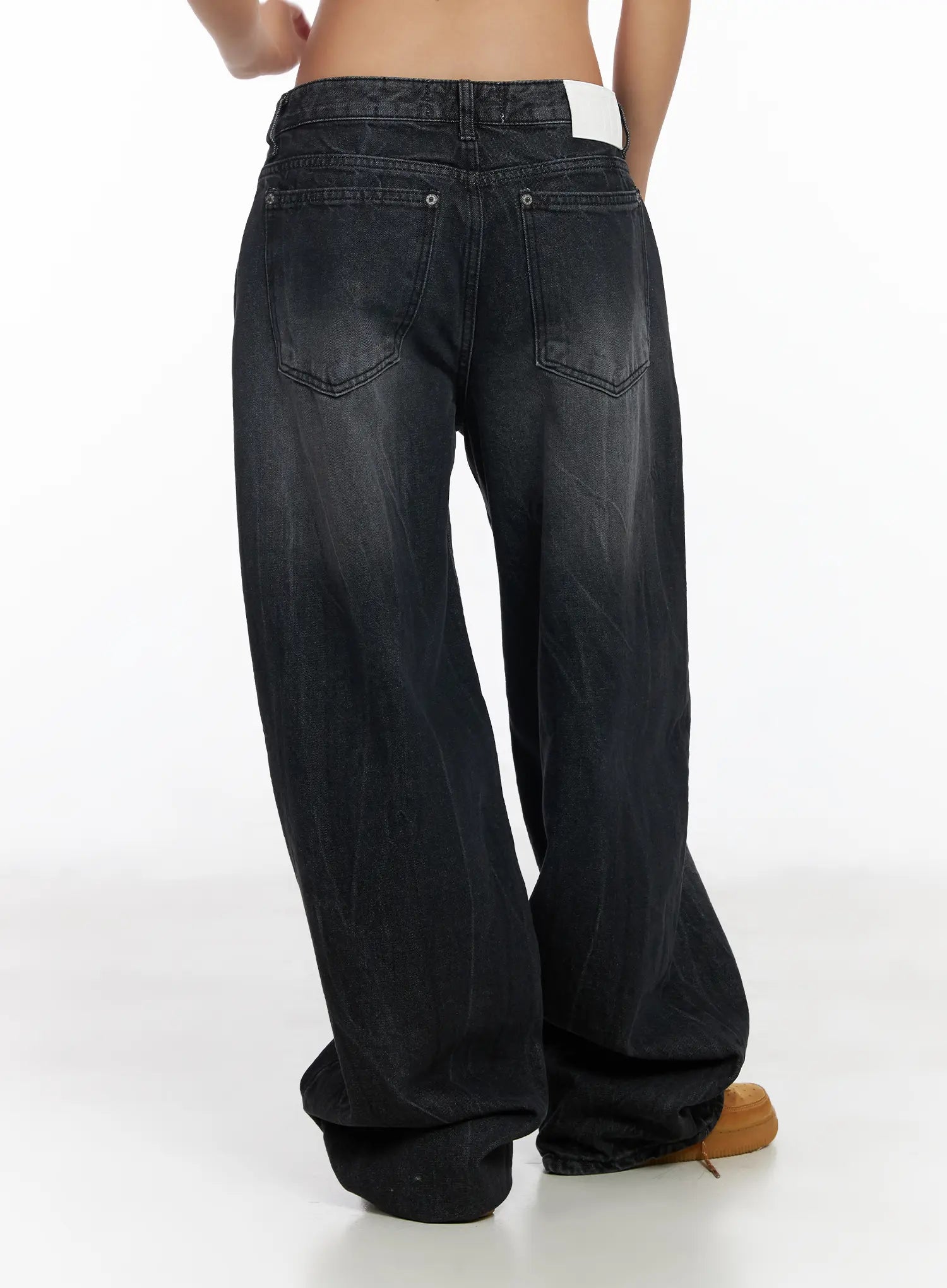 Zoraya Washed Low-Rise Baggy Jeans CM520