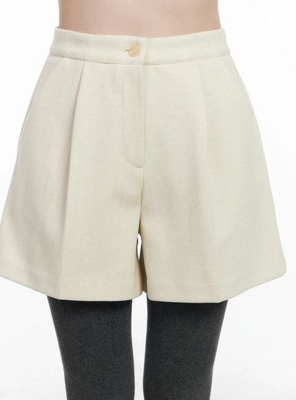 minimalist-cream-tailored-shorts-cj519