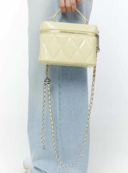 quilted-chain-strap-crossbody-bag-iy511
