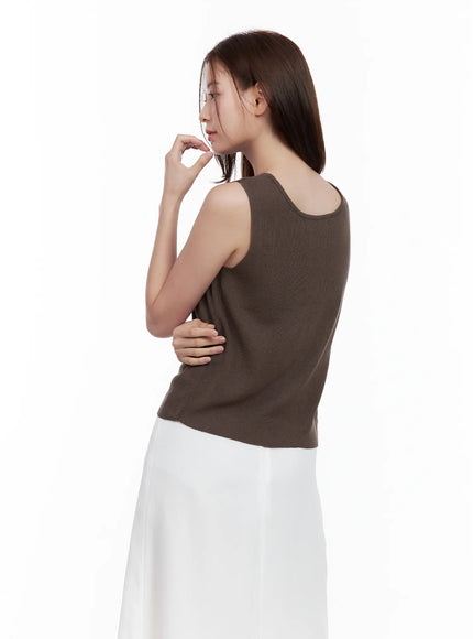 lightweight-scoop-neck-tank