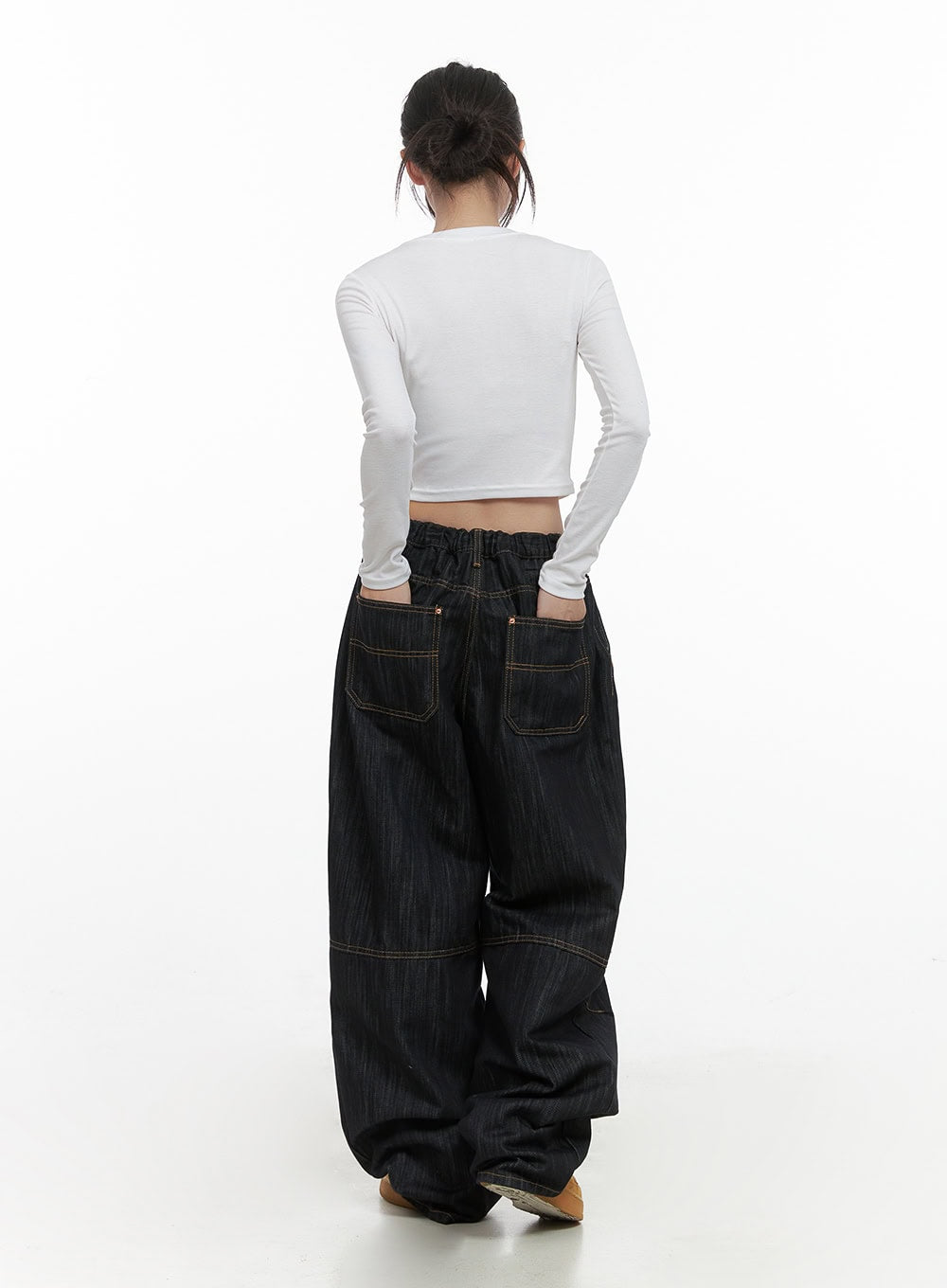 chic-letter-print-long-sleeve-crop-top-cs430