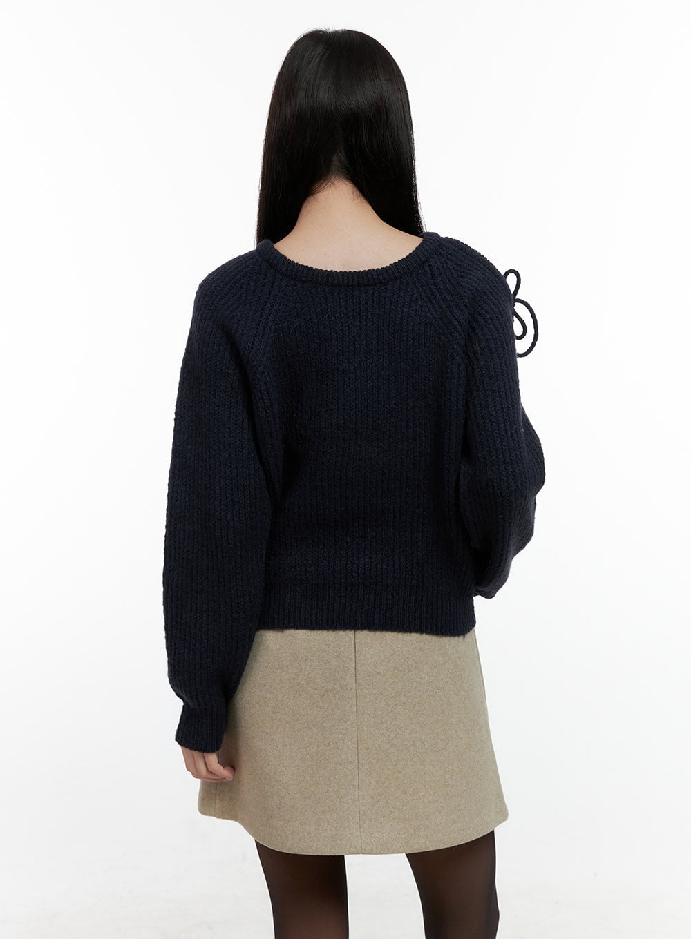 shoulder-cut-out-sweater-on408