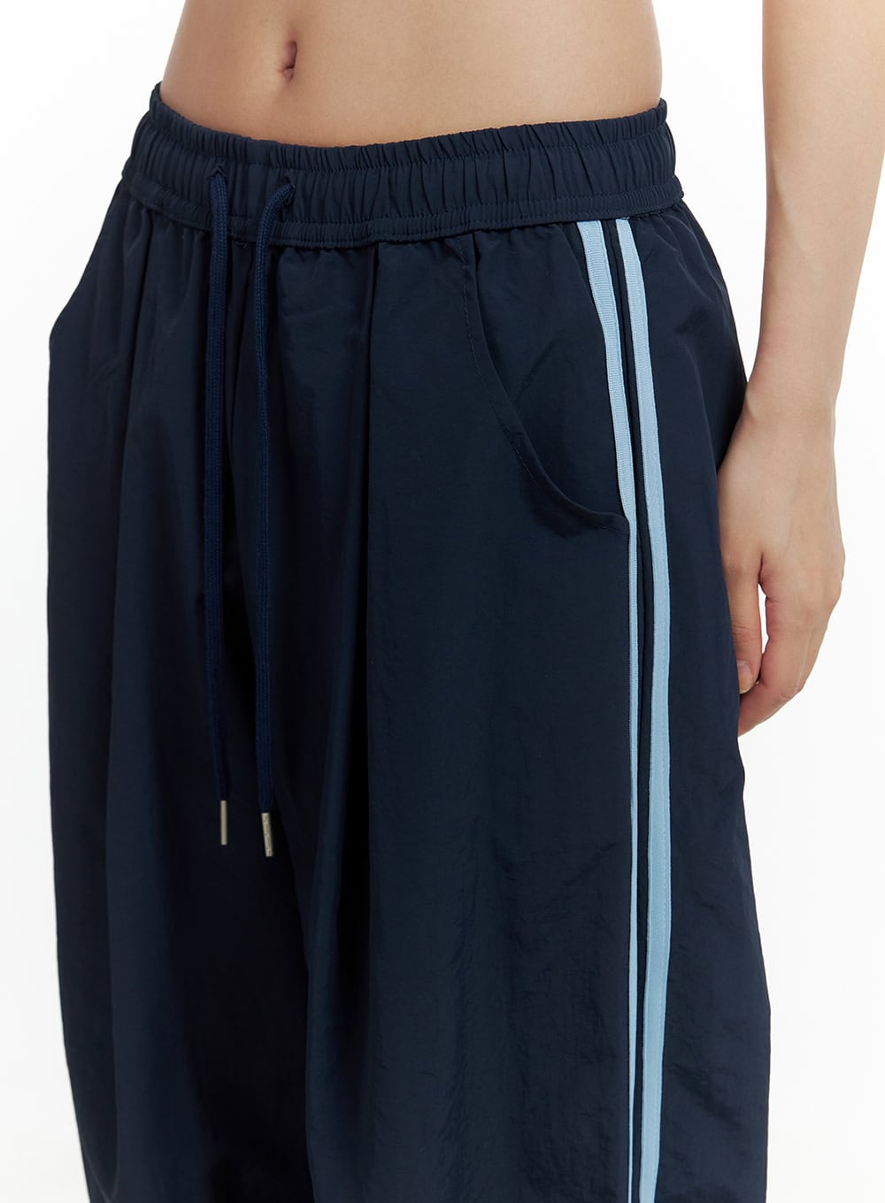 nylon-string-track-pants-cu420