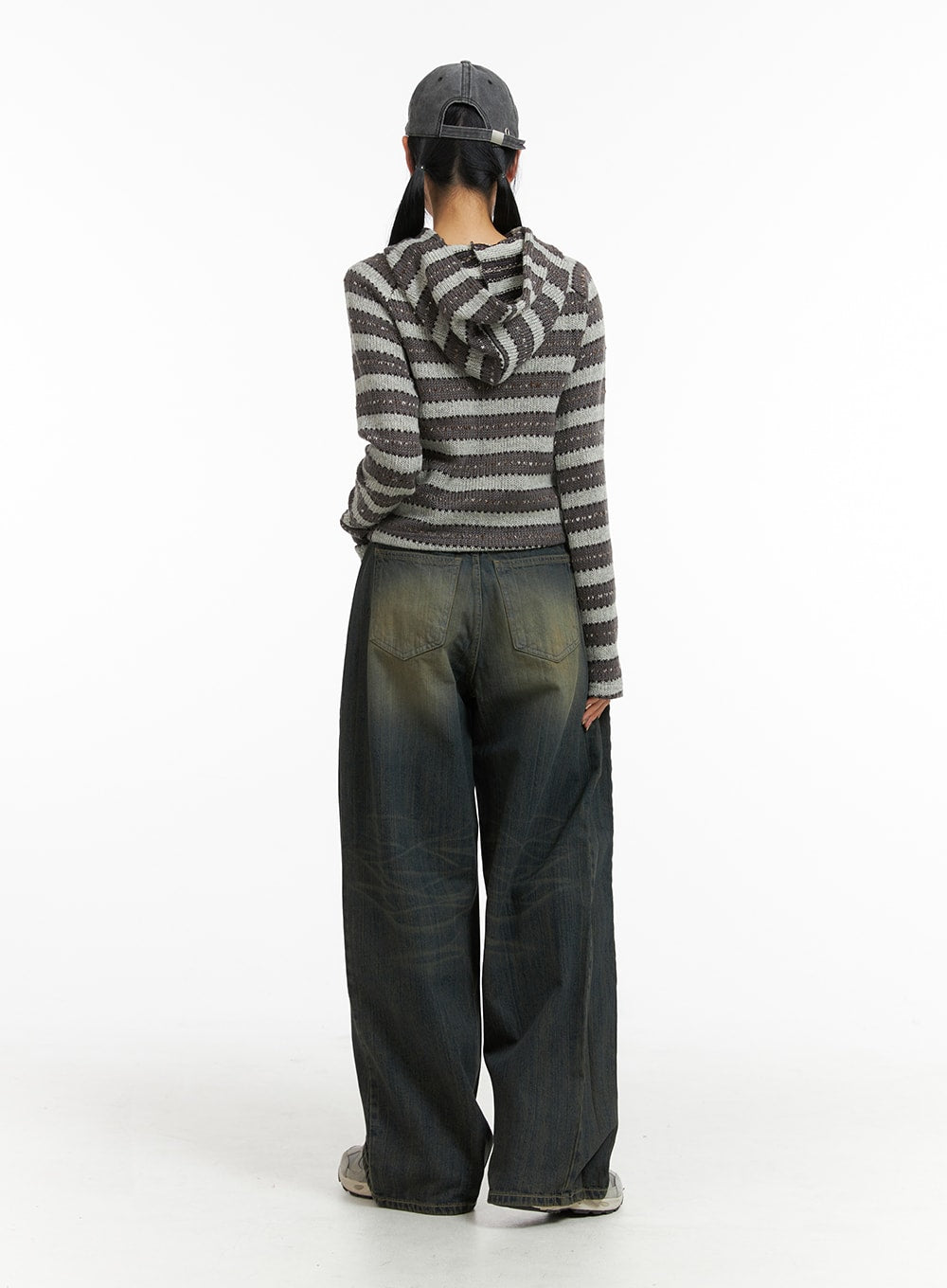 mid-waist-washed-button-wide-leg-jeans-cj411