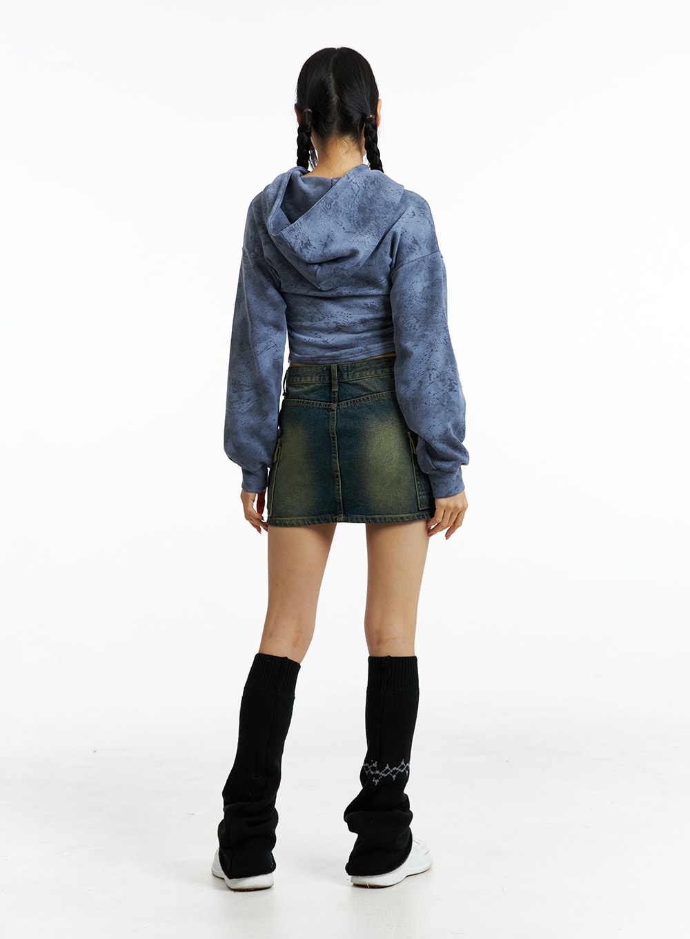 low-rise-cargo-denim-mini-skirt-in322