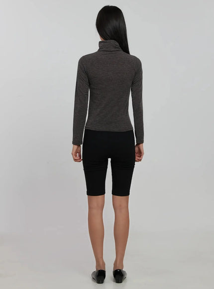 long-sleeve-slim-turtleneck-ij509