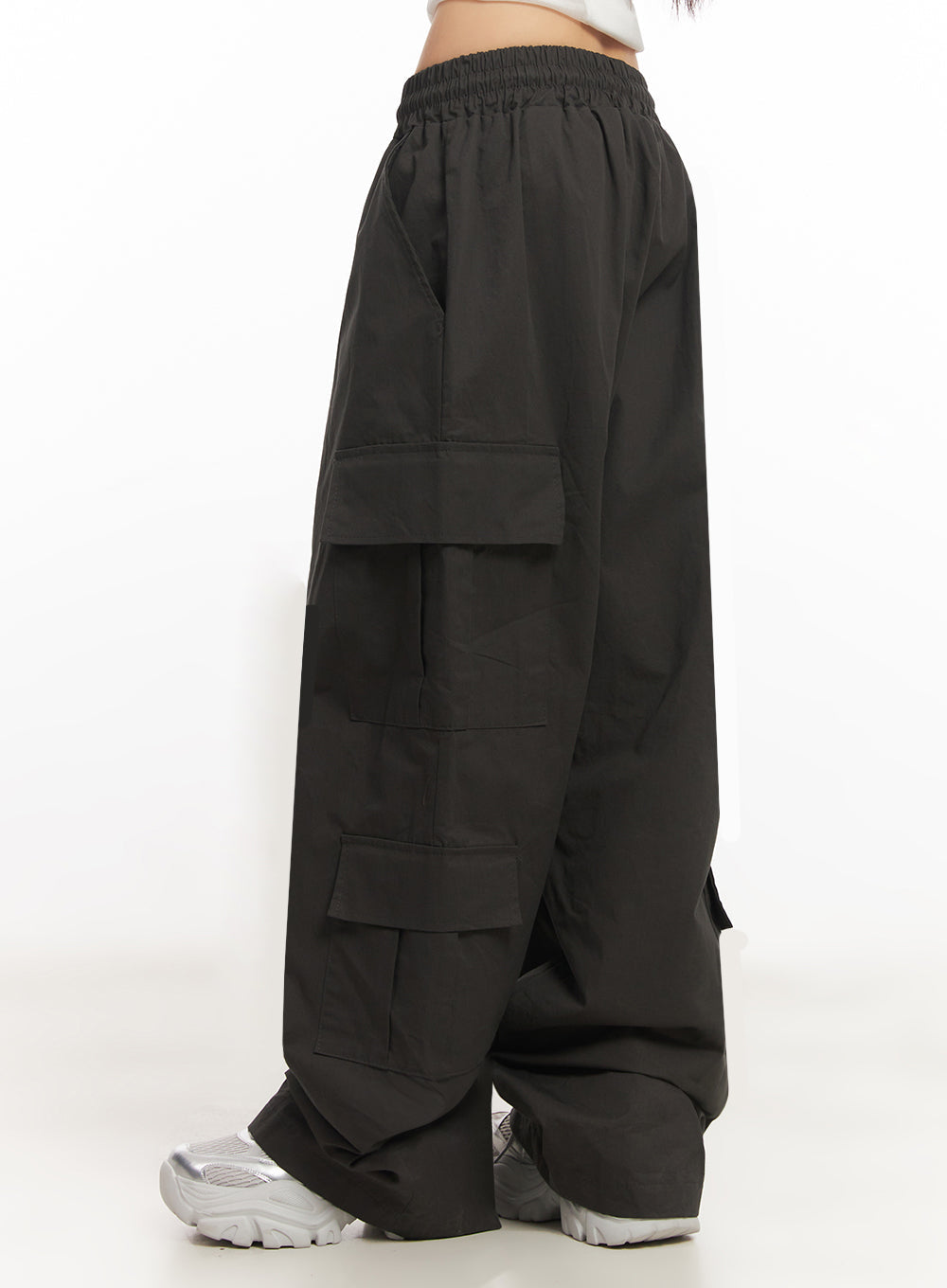 cargo-baggy-windbreaker-pants-iy502
