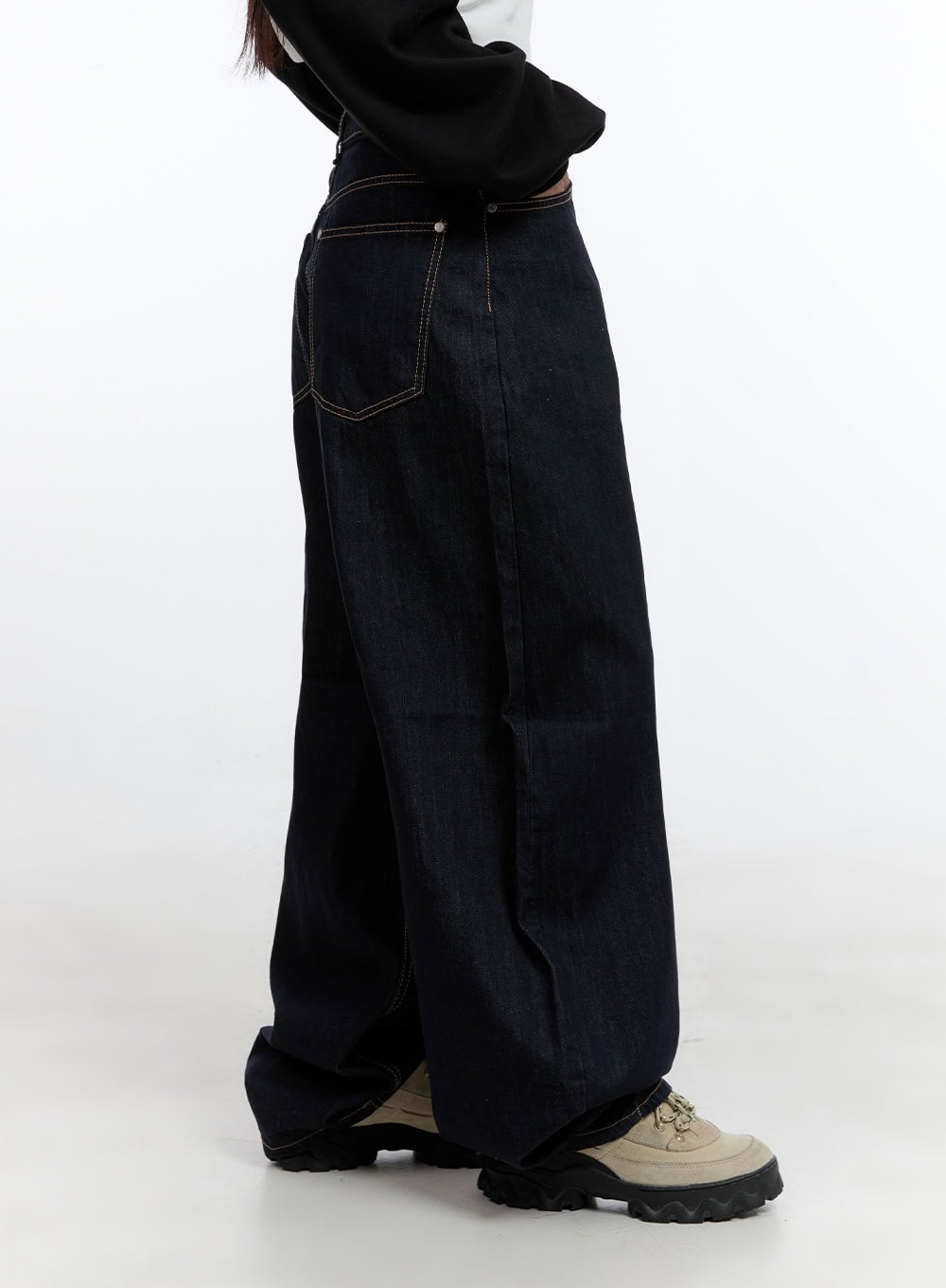 nori-roomy-fit-denim-with-stitch-cs406