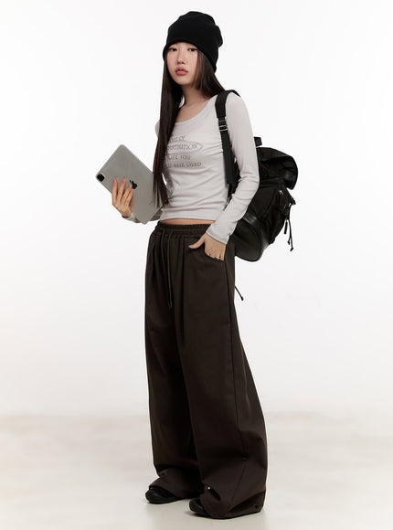 slim-fit-graphic-crop-top-cm507