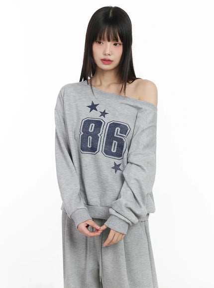 86 Sporty Off-Shoulder Sweatshirt IM530