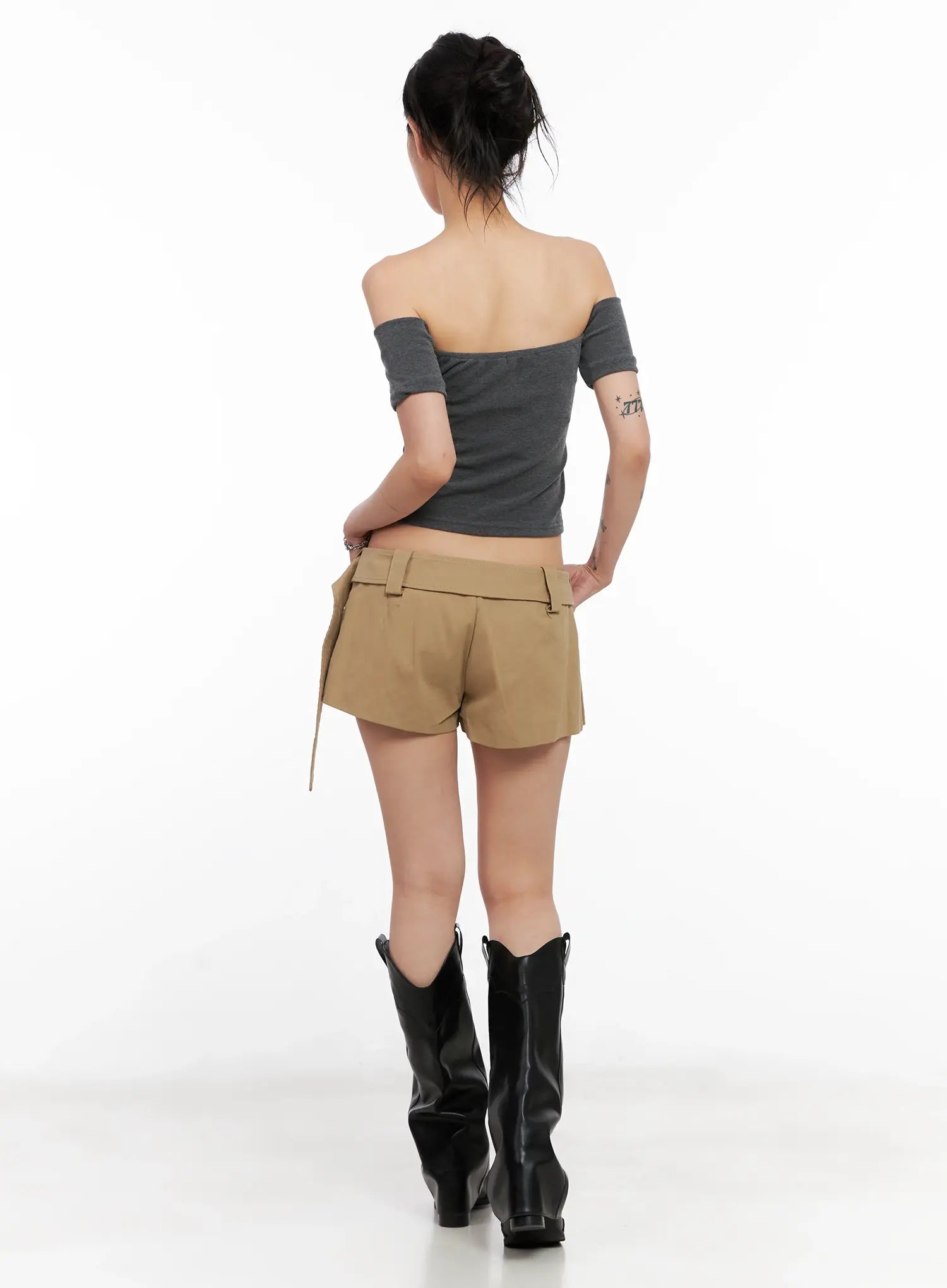 eyelet-belt-mini-skirt-cl528