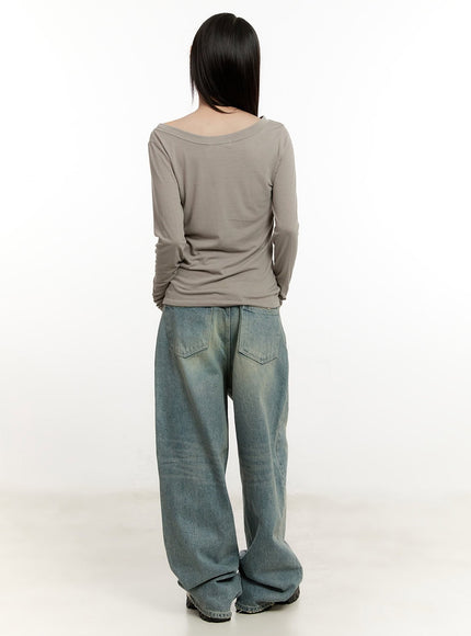 casual-graphic-long-sleeve-top-cm513