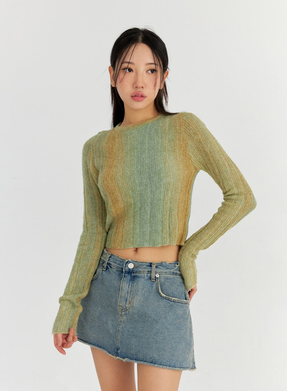 round-neck-gradient-color-crop-sweater-co327