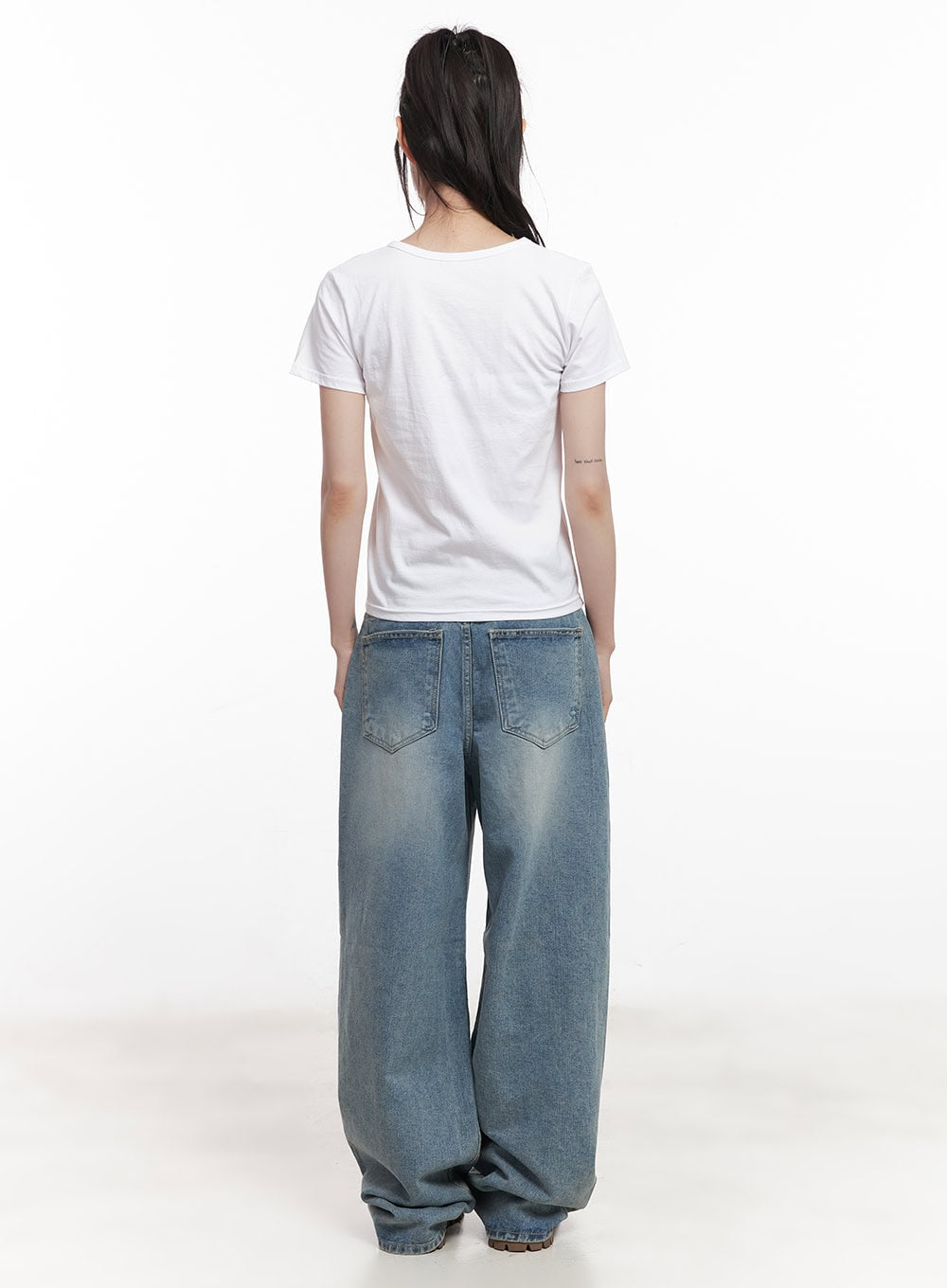 hattie-distressed-wide-leg-jeans-cy520