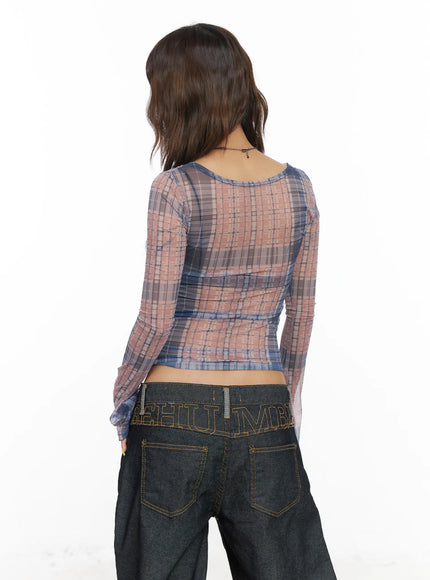 checkered-v-neck-long-sleeve-top-cf512