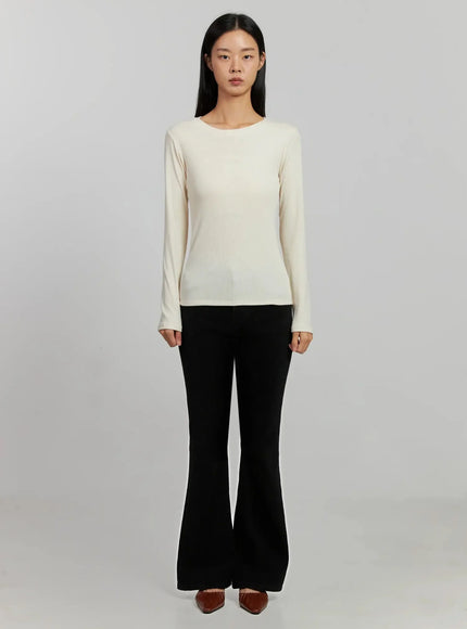 ribbed-knit-long-sleeve-top-ij505