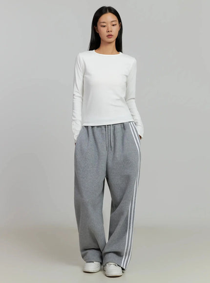 button-sleeve-ribbed-top-ij505