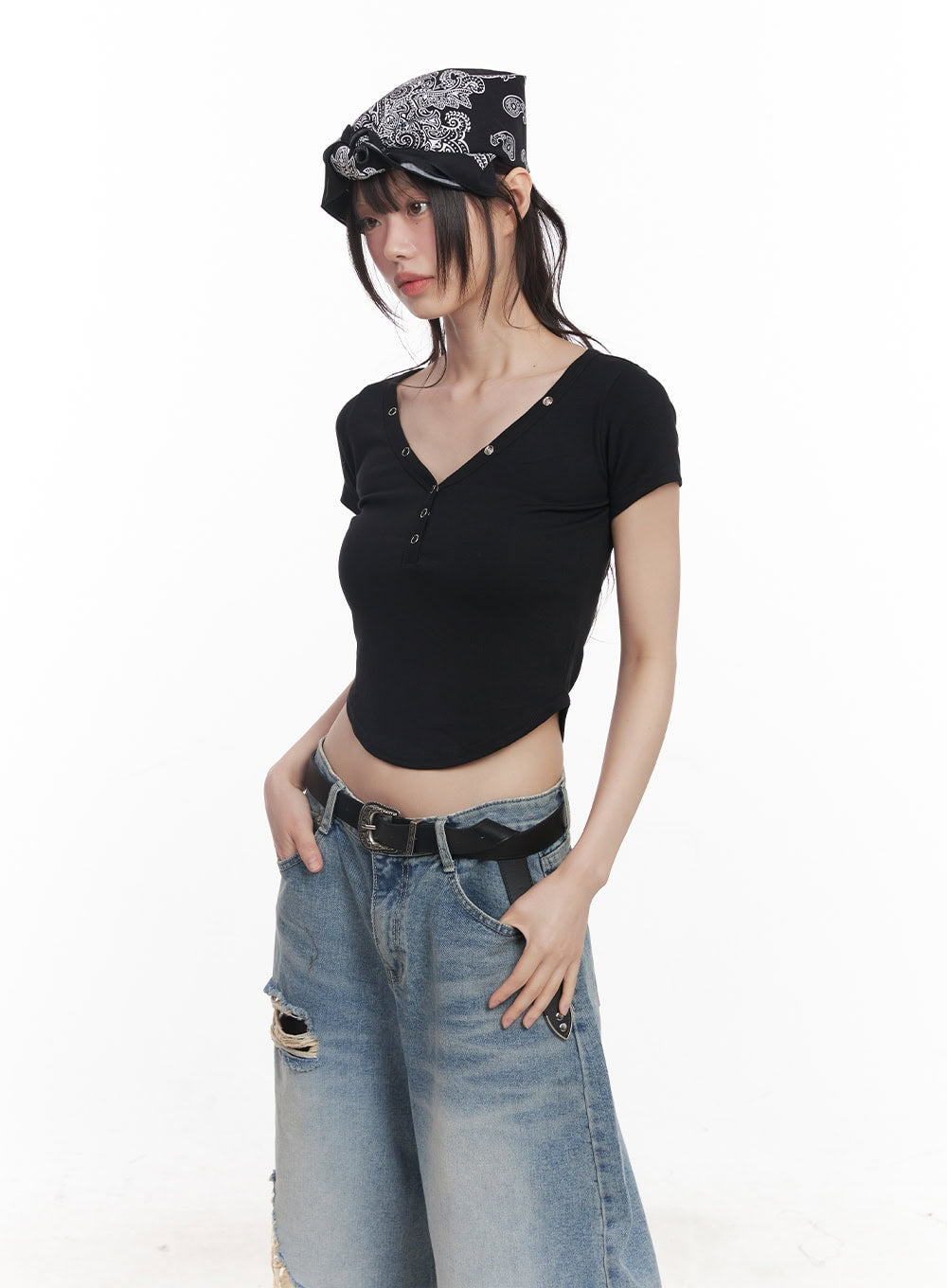 slim-fit-v-neck-buttoned-top-cy520