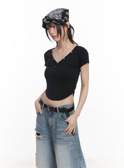 slim-fit-v-neck-buttoned-top-cy520