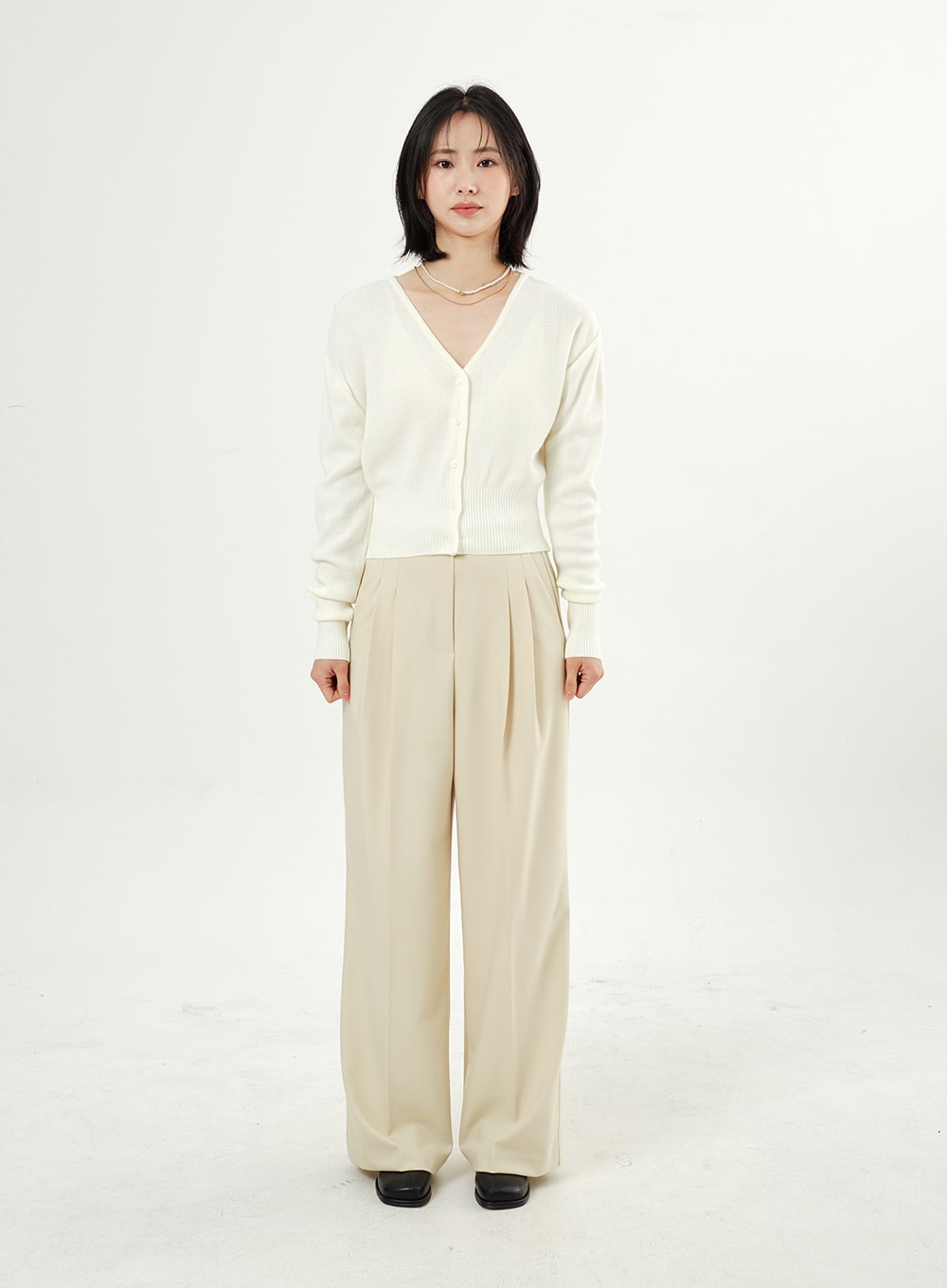 V-Neck Cropped Cardigan OM307