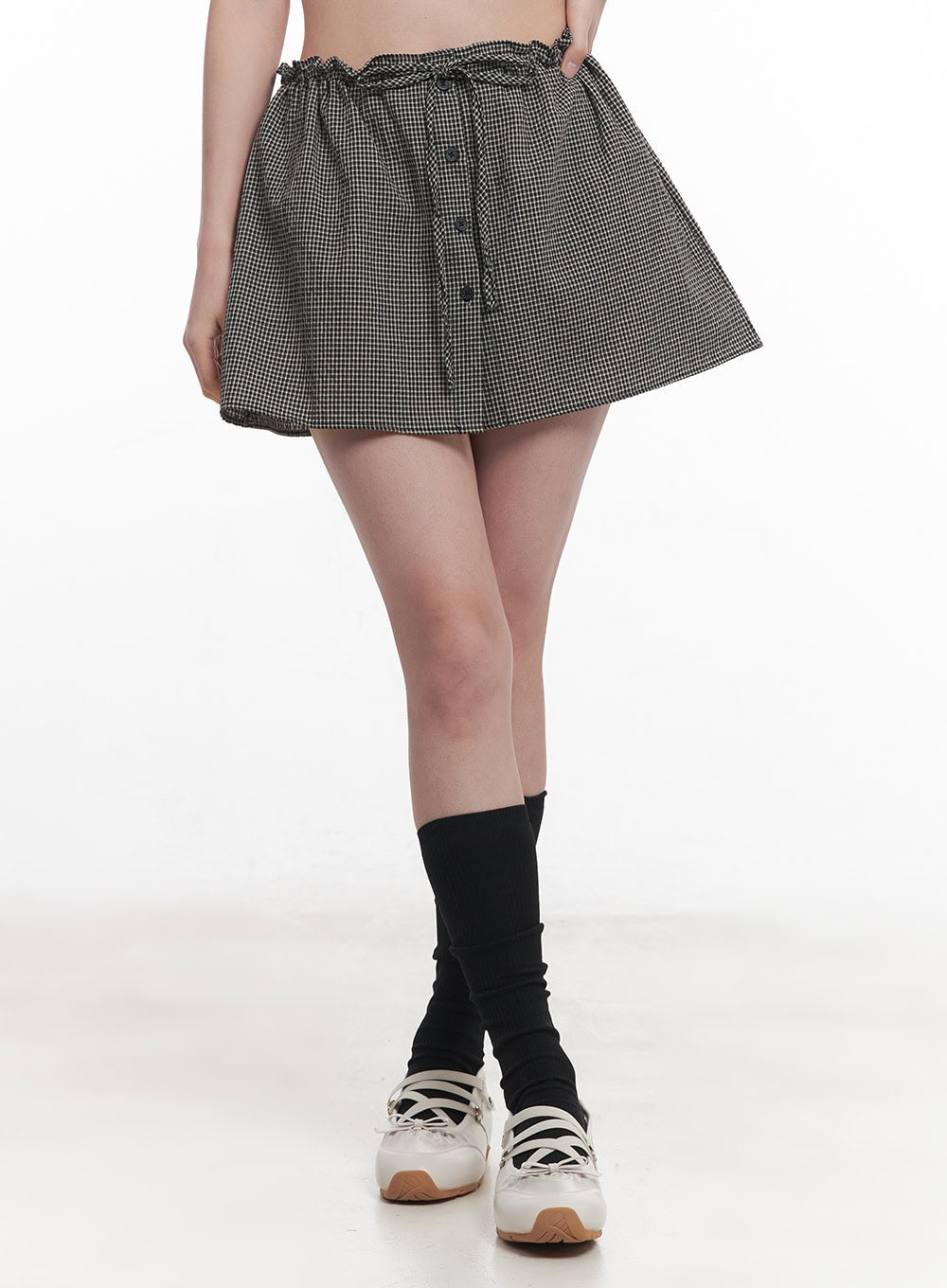 checkered-ribbon-button-mini-skirt-iy513