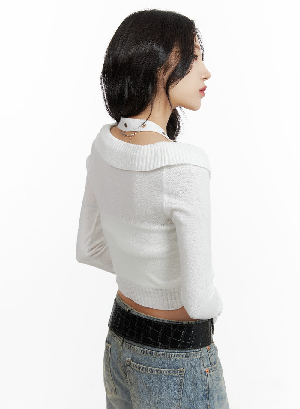 off-shoulder-buckle-halter-crop-sweater-cf415