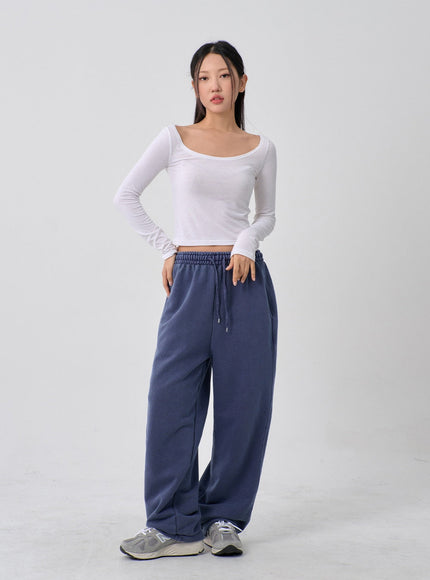 Wide U-Neck Semi Crop T-Shirt CN09