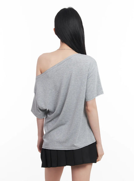 loose-fit-one-shoulder-graphic-tee-cu511