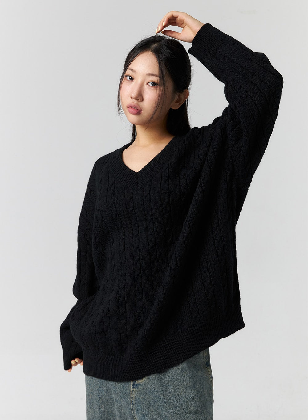 cable-knit-v-neck-sweater-cs303