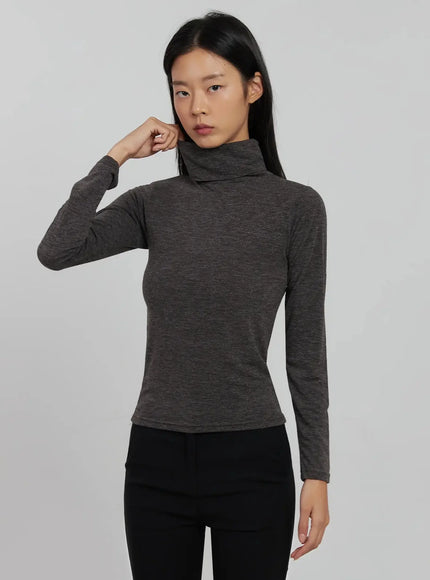 long-sleeve-slim-turtleneck-ij509