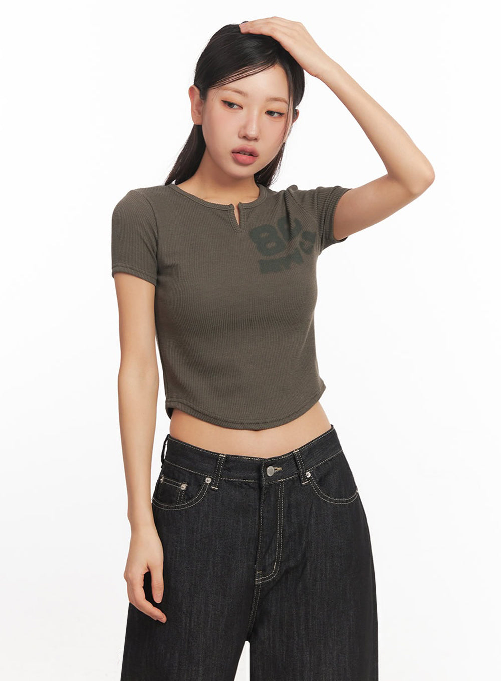 tomboy-graphic-crop-top-ia524