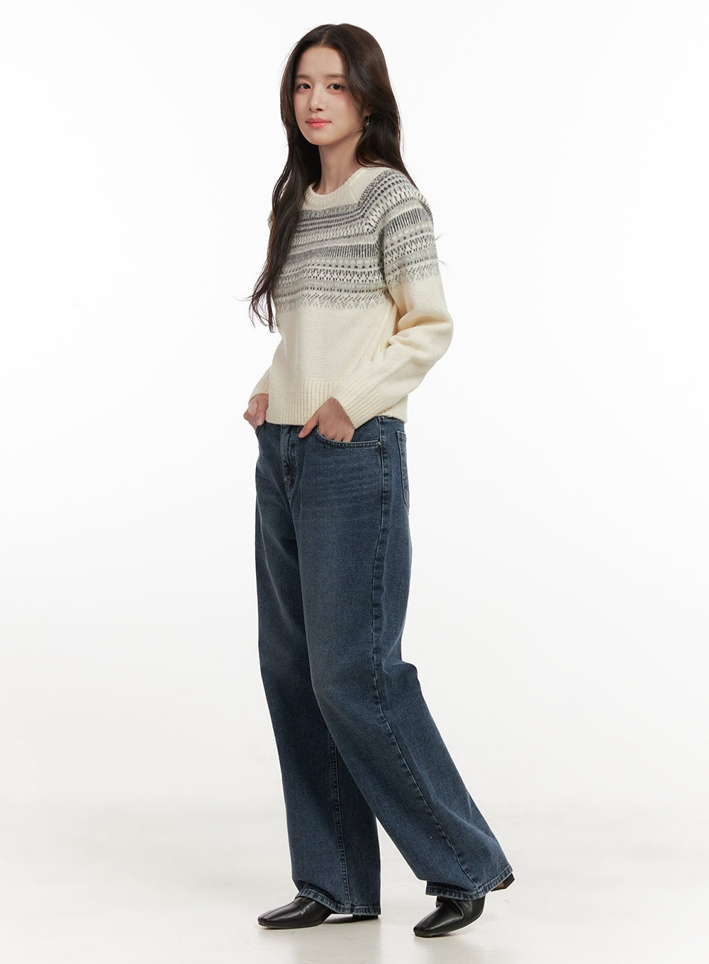 indira-straight-fit-denim-jeans-on429