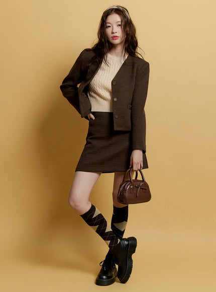 classic-tweed-collarless-buttoned-jacket-cf504