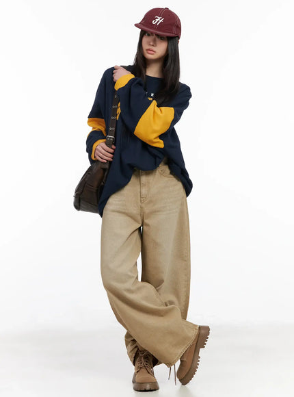 retro-varsity-oversized-sweatshirt-cm513