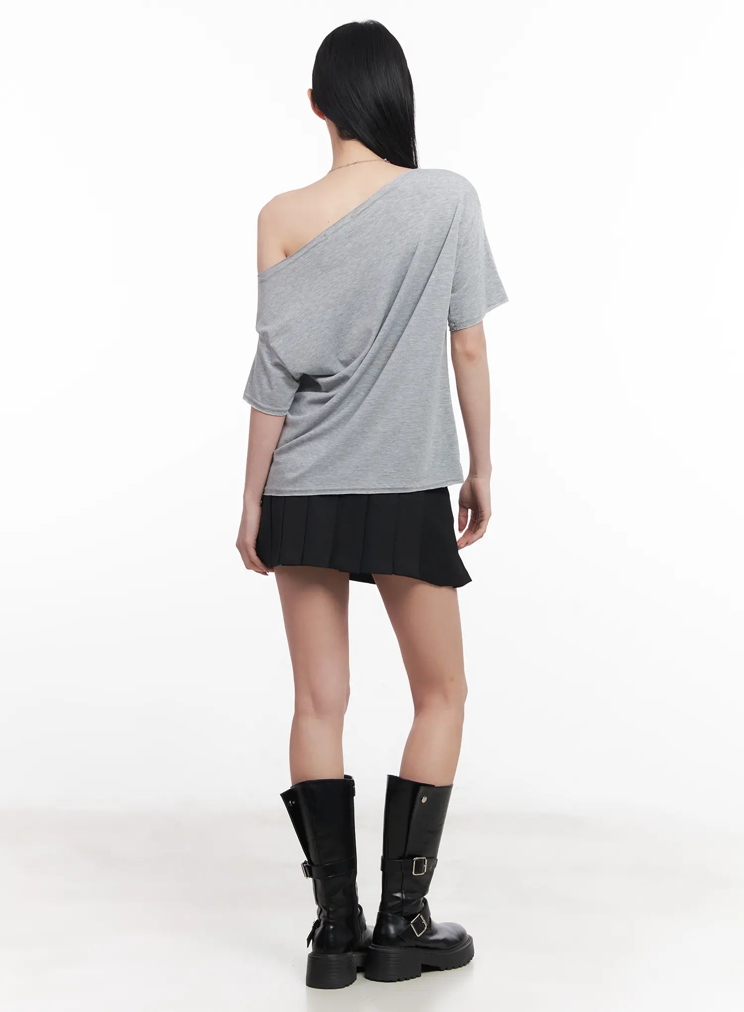 loose-fit-one-shoulder-graphic-tee-cu511