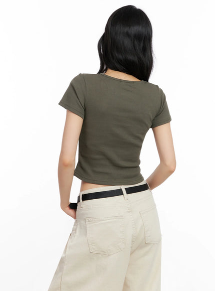 graphic-snap-collar-crop-tee-ig508