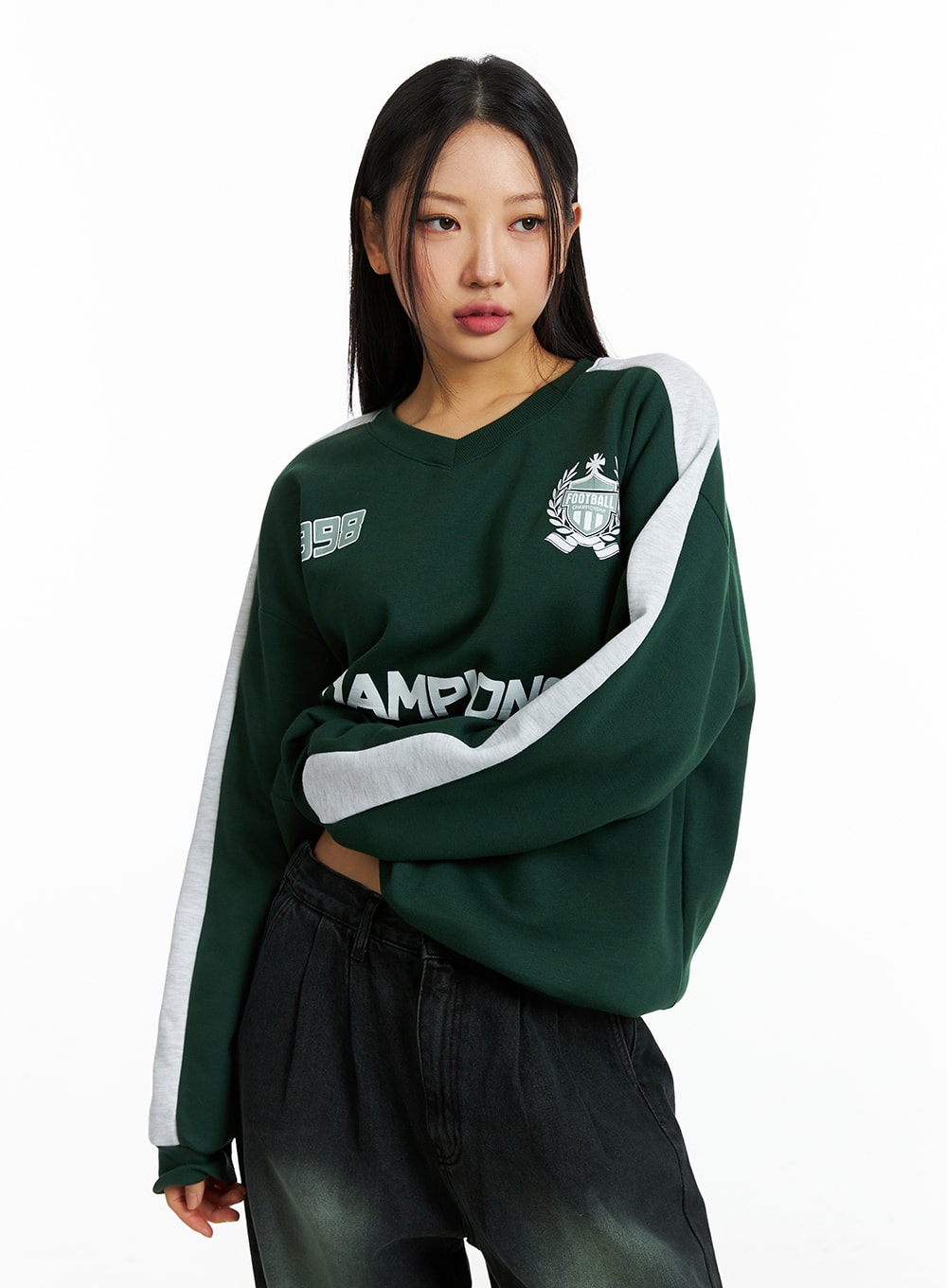 oversized-v-neck-sweatshirt-in322