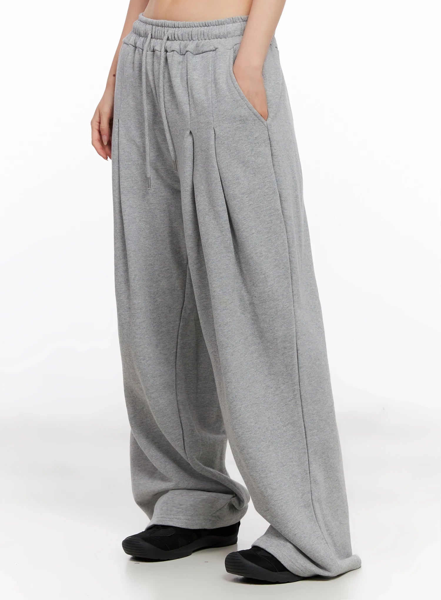 relaxed-fit-pintuck-sweatpants-ig508