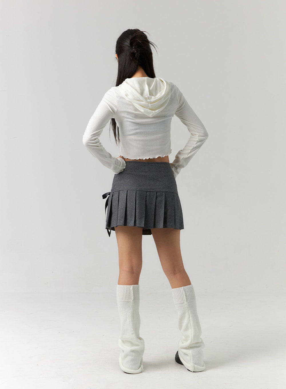 slim-fit-ribbed-crop-hoodie-cs320