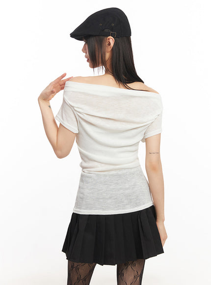 muse-graphic-off-shoulder-top-iy502