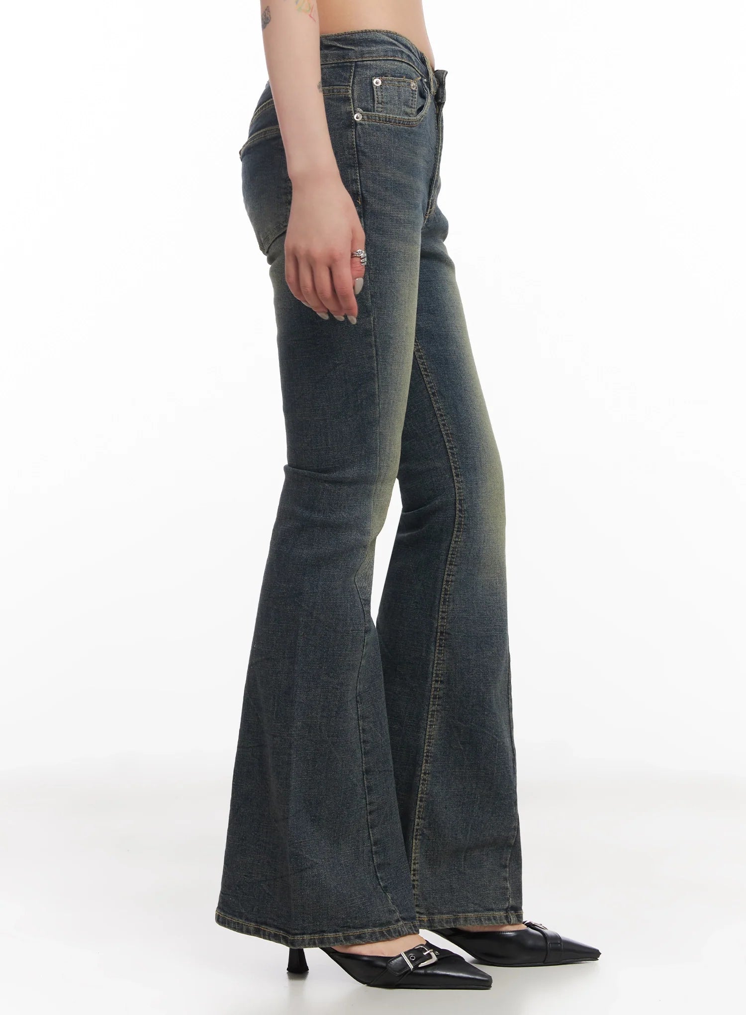 asa-flared-seamline-denim-pants-ic503