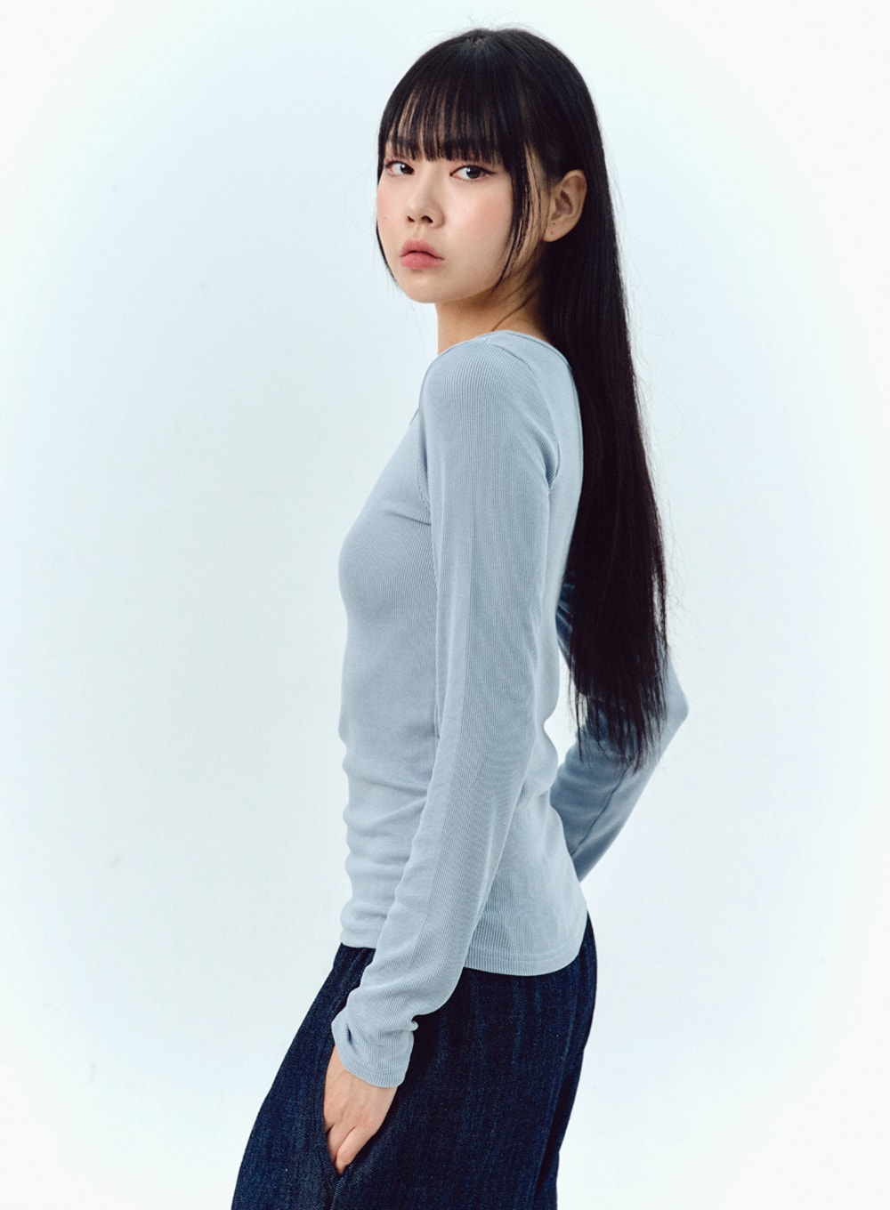 basic-crewneck-top-ig303