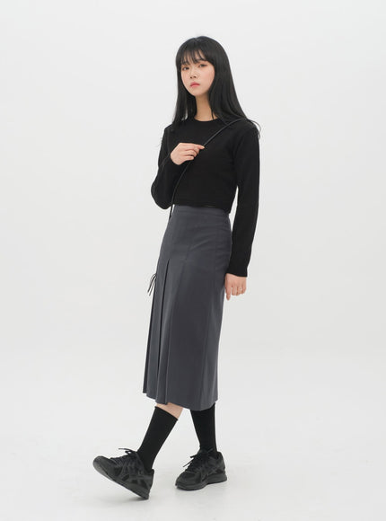 Essential Crew Neck Long Sleeve Top F3