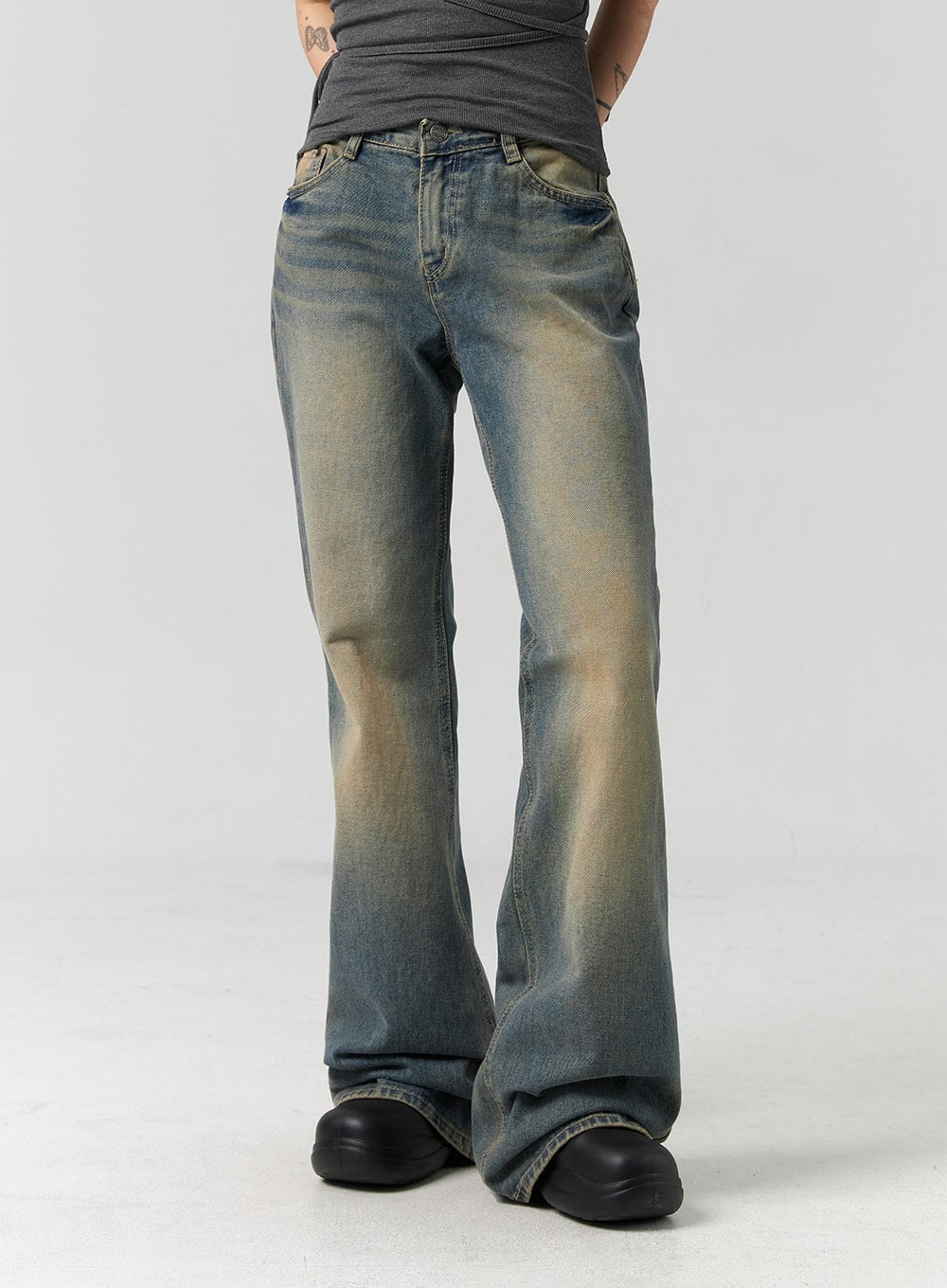 slim-fit-bootcut-jeans-cg330