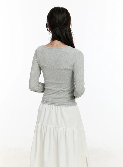 lace-trimmed-v-neck-long-sleeve-top-cm505