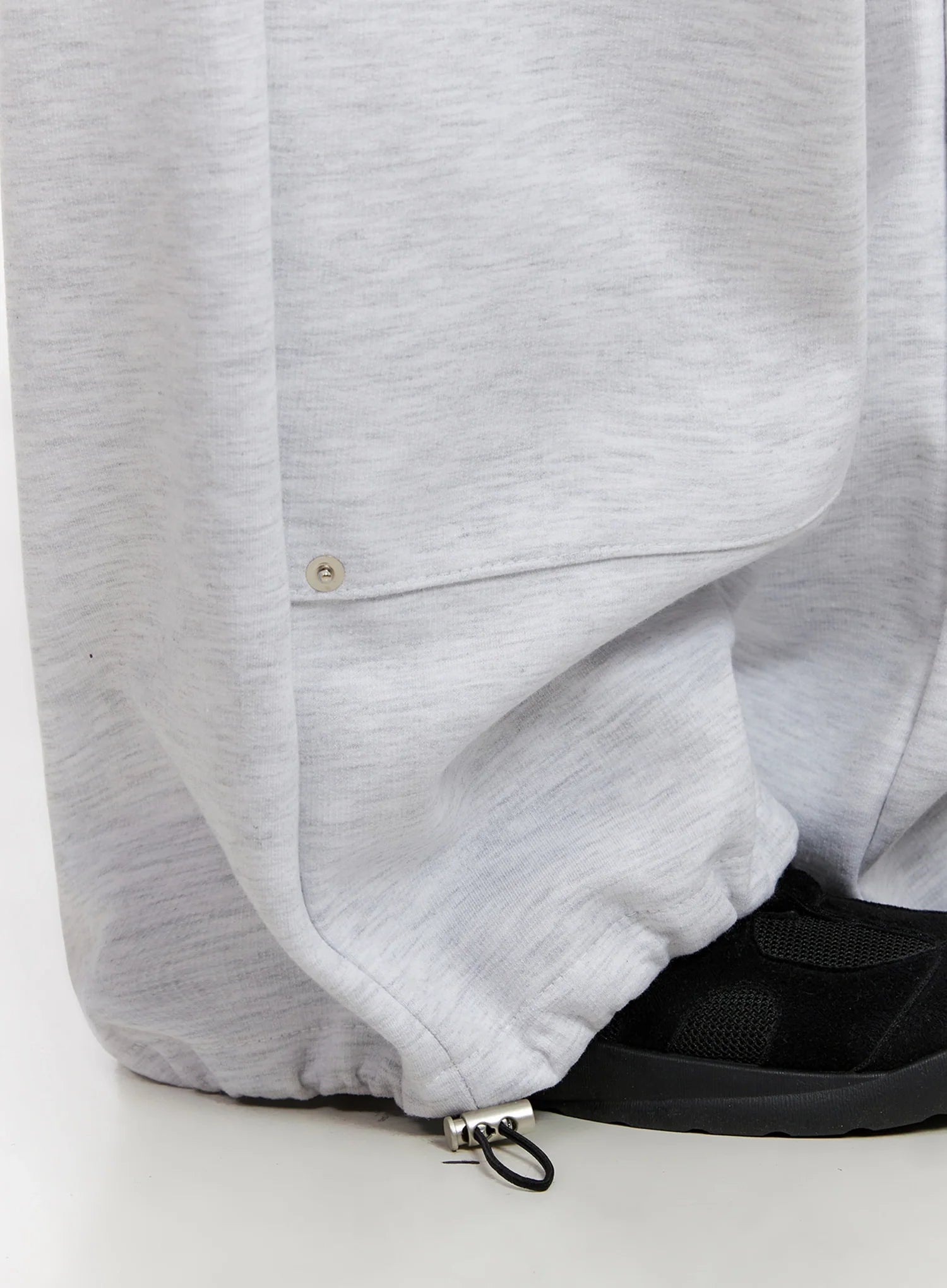 wide-leg-stud-accent-sweatpants-ig508